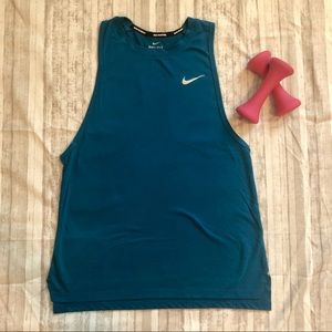 💪🏻 Nike Bright Teal Small Racerback Tank
